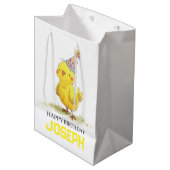 Little Chick Personalisiert Wrapping Paper Geburts Mittlere Geschenktüte (Vorderseite Schrägansicht)