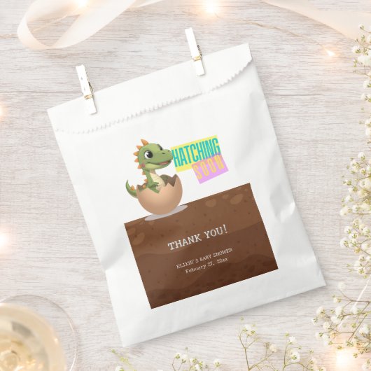 Little Dinosaur Hatching Soon Geschenktütchen (Ausgeschnitten)