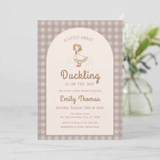 Little Duckling Farmhouse Gingham Baby Shower Einladung (Stehend Vorderseite)