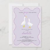 Little Gingham Lilac Baby Shower Einladung (Vorderseite)