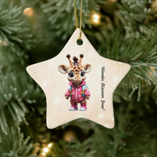 "Little Giraffe Explorer" Keramik Ornament (Baum)