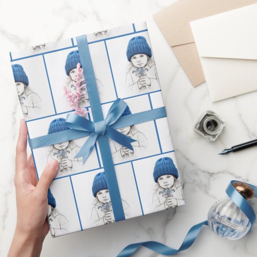 Little Girl In Blue Hat with Forget-me-not Flowers Geschenkpapier (Schenken)