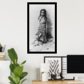 Little Girl in Java, Indonesien 1898 Poster (Heimbüro)