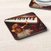 Little Girl Playing Piano Getränkeuntersetzer (Linke Seite)