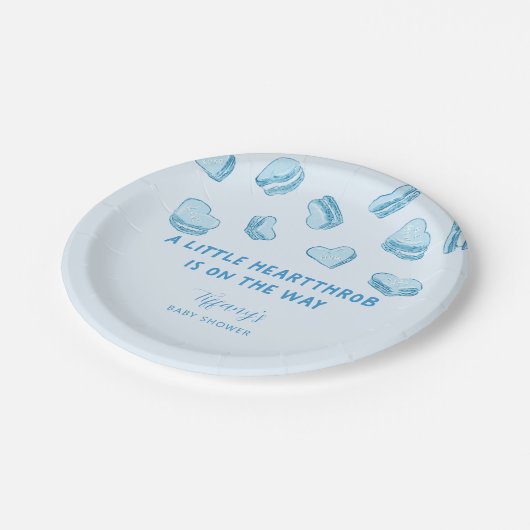 Little Heartthrob Blue Heart Macarons Baby Dusche Pappteller (Schrägansicht)
