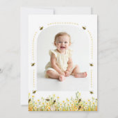 Little Honey Bee-Day Wildflower Photo 1st Birthday Einladung (Rückseite)