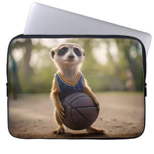 Little Hoop Star: Baby Meerkat Holding Basketball Laptopschutzhülle