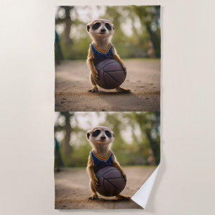 Little Hoop Star: Baby Meerkat Holding Basketball Strandtuch