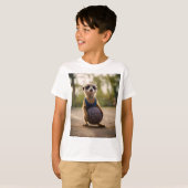 Little Hoop Star: Baby Meerkat Holding Basketball T-Shirt (Vorne ganz)