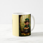 Little Irish Leprechaun & Gold Cauldron Kaffeetasse (VorderseiteRechts)