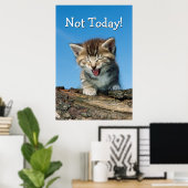Little Kitten in einem Baum Poster (Heimbüro)
