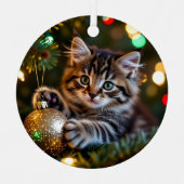 Little Kitten on Christmas Tree Personalized Ornament Aus Metall (Vorderseite)