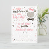 Little Lamb Sheep Baby Girl Dusche Einladung (Stehend Vorderseite)