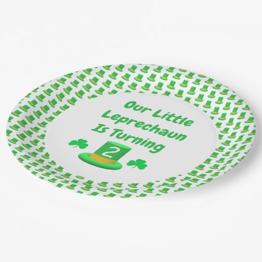 Little Leprechaun Birthday Pappteller (Schrägansicht)
