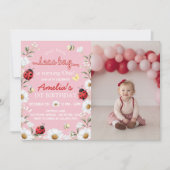 Little Love Bug Daisy Floral Birthday Photo Invite Dankeskarte (Vorderseite)