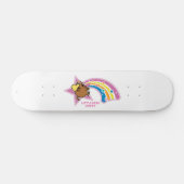 Little Miss Dotty | Jagd auf Regenbows Skateboard (Horizontal)