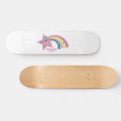 Little Miss Lucky | Regenbogen Skateboard (Horizontal)