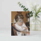 LIttle Old Lady Schlafen unter Haartrockner Postkarte (Stehend Vorderseite)