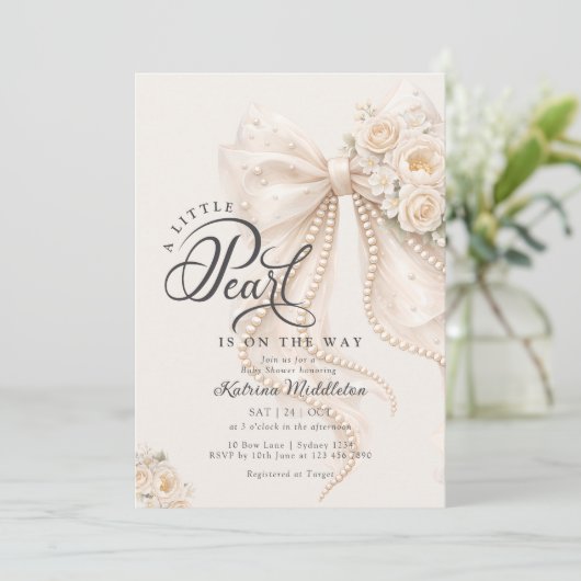 Little Pearl Bow Floral Baby Shower Einladung (Stehend Vorderseite)
