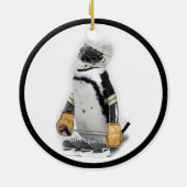 Little Penguin Wearing Hockey Gear Keramikornament (Hinten)
