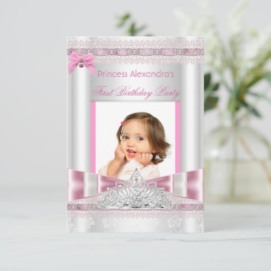 Little Princess Girl First Birthday Party Foto Einladung (Stehend Vorderseite)