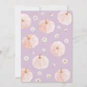 Little Pumpkin 1st Birthday Daisies Lila Bow Einladung (Rückseite)