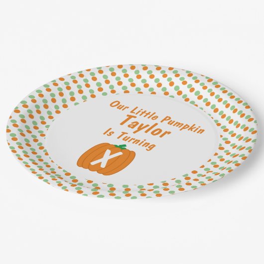 Little Pumpkin Birthday Pappteller (Schrägansicht)