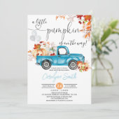 Little Pumpkin Blue Truck Fall Baby Dusche Einladung (Stehend Vorderseite)