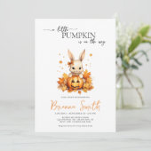 Little Pumpkin Bunny Baby Fall Baby Dusche Einladung (Stehend Vorderseite)