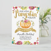 Little Pumpkin Dritter Geburtstag Einladung (Stehend Vorderseite)