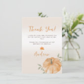 Little Pumpkin Fall Erster Geburtstag Dankeskarte (Stehend Vorderseite)