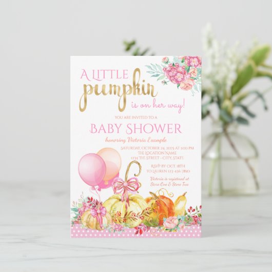 Little Pumpkin Girls Fall Baby Shower Einladungen (Stehend Vorderseite)