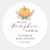 Little Pumpkin ist auf dem Weg Baby Shower Runder Aufkleber (Vorderseite)