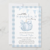 Little Pumpkin on Way Blue Bow Baby Shower Einladung (Vorderseite)