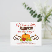 Little Pumpkin Pregnancy Ankündigung Postkarte (Stehend Vorderseite)