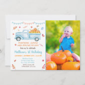 Little Pumpkin Truck Fall Birthday Einladung (Vorderseite)