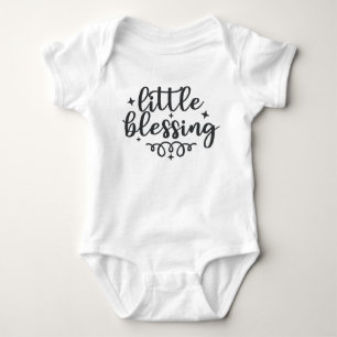 Little Sessing Baby Ankündigung Strampler