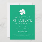 Little Shamrock Modern Green Baby Shower Einladung (Vorderseite)