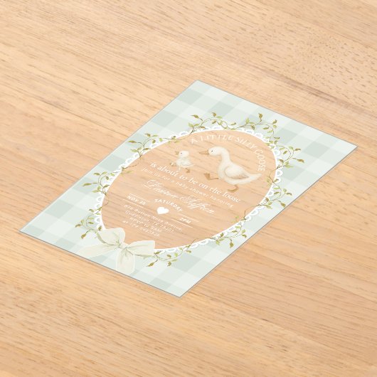 Little Silly Goose Baby Shower Sage Gingham Acryleinladungen (Ablage )