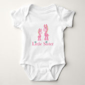 Little Sister Pink Giraffen Baby Strampler (Vorderseite)