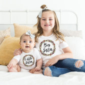 Little Sister Violet Blume Wreath Baby Strampler