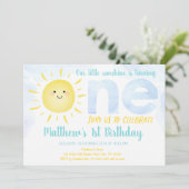 Little Sunshine Boy First Geburtstag Einladung (Stehend Vorderseite)