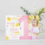 Little Sunshine Lemonade Pink Girl Lemon Geburtsta Einladung (Stehend Vorderseite)