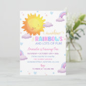Little Sunshine Rainbow 1. Geburtstag Einladung (Stehend Vorderseite)