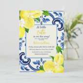 Little Süsse Blue Tile Lemon Fruit Baby Dusche Einladung (Stehend Vorderseite)