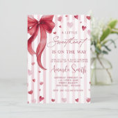 Little Sweetheart Baby Shower Bow Invitation Einladung (Stehend Vorderseite)