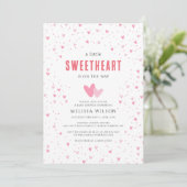 Little Sweetheart Pink Hearts Baby Dusche Einladung (Stehend Vorderseite)