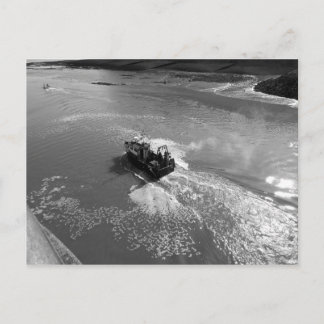 Little Trawler, Cardiff Bay Harbour - B&W Postkarte
