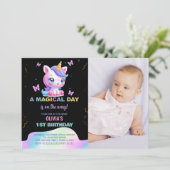 Little Unicorn Rainbow Birthday Einladungen Foto (Stehend Vorderseite)
