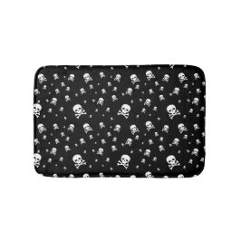 Littles White Pirates Skulls auf schwarzem Hinterg Badematte